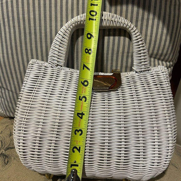 Vintage 1960s Vinyl White Wicker Handbag Purse Top Open - Picture 12 of 12